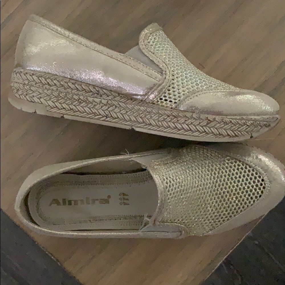 Shoes - Picture 6 of 6